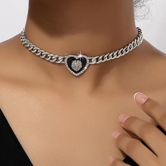 Heart Pendant Silver Choker Necklace - Picture 6 of 6